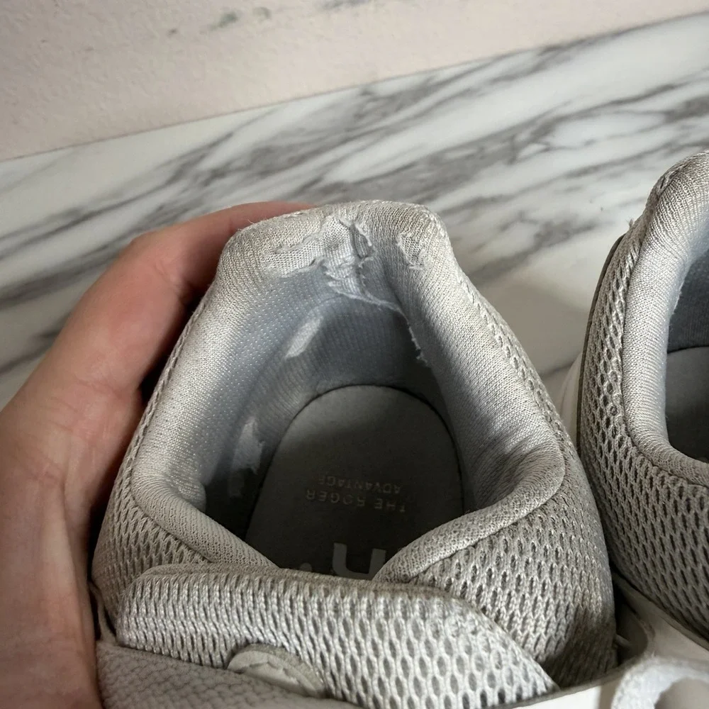 On Cloud The Roger Advantage Women Size 9 White Athletic Tennis Shoes Sneakers